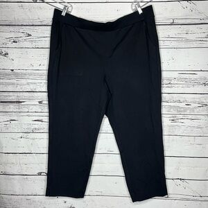 Studio by Torrid NWT Sz 3 Short Black Ponte Knit Relaxed Taper Leg Pull-On Pants